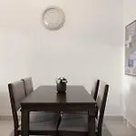Luxurious 1Br In Court Tower Business Bay