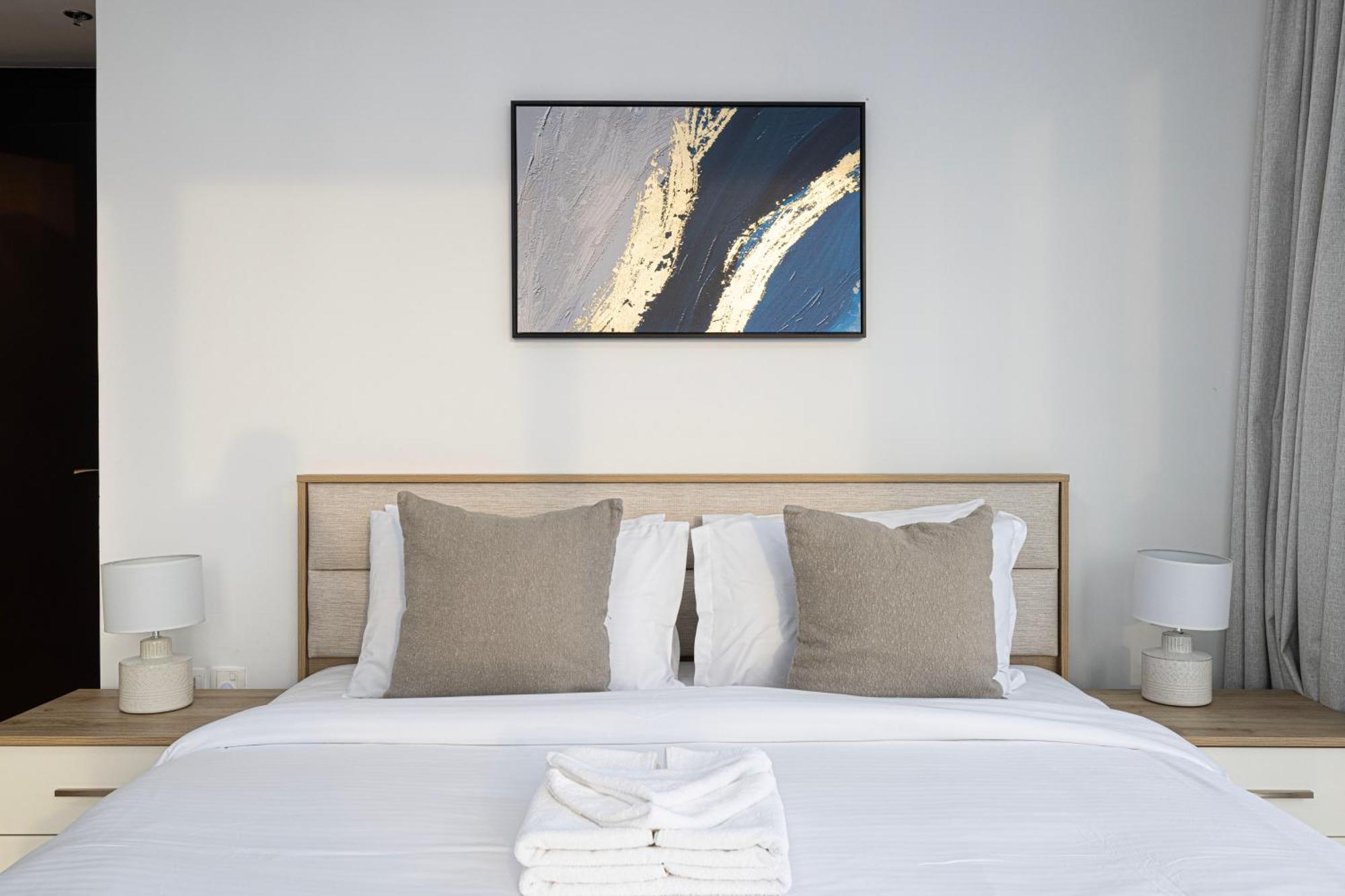 Luxurious 1br In Court Tower Business Bay *