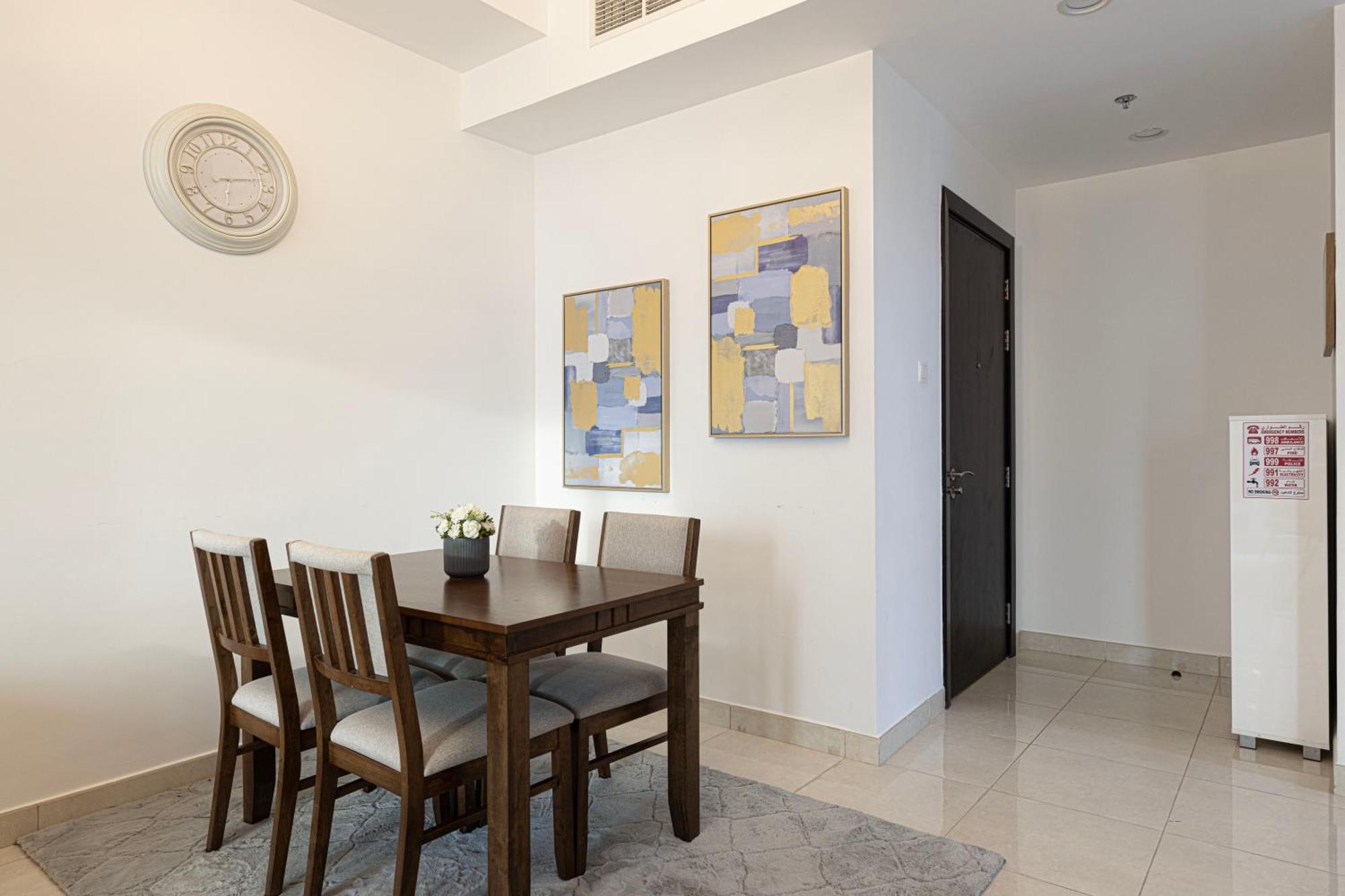 Luxurious 1br In Court Tower Business Bay *