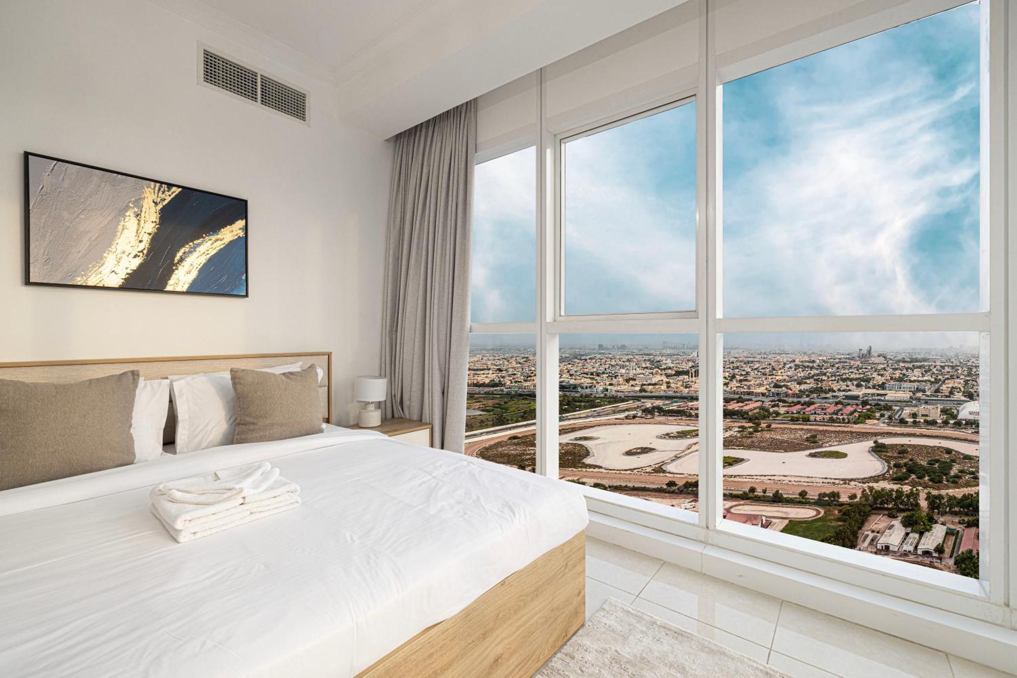 Apartment Luxurious 1br In Court Tower Business Bay *