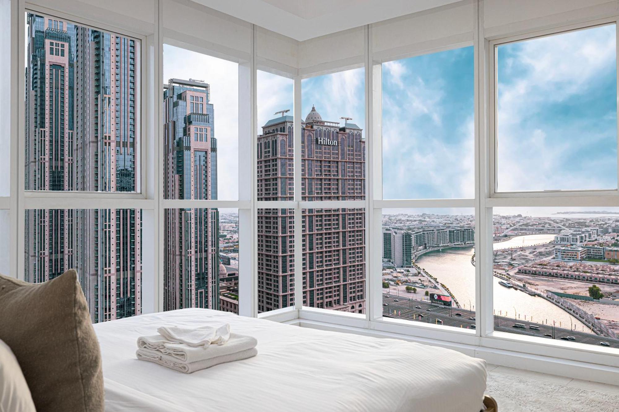 Luxurious 1br In Court Tower Business Bay Apartment Dubai