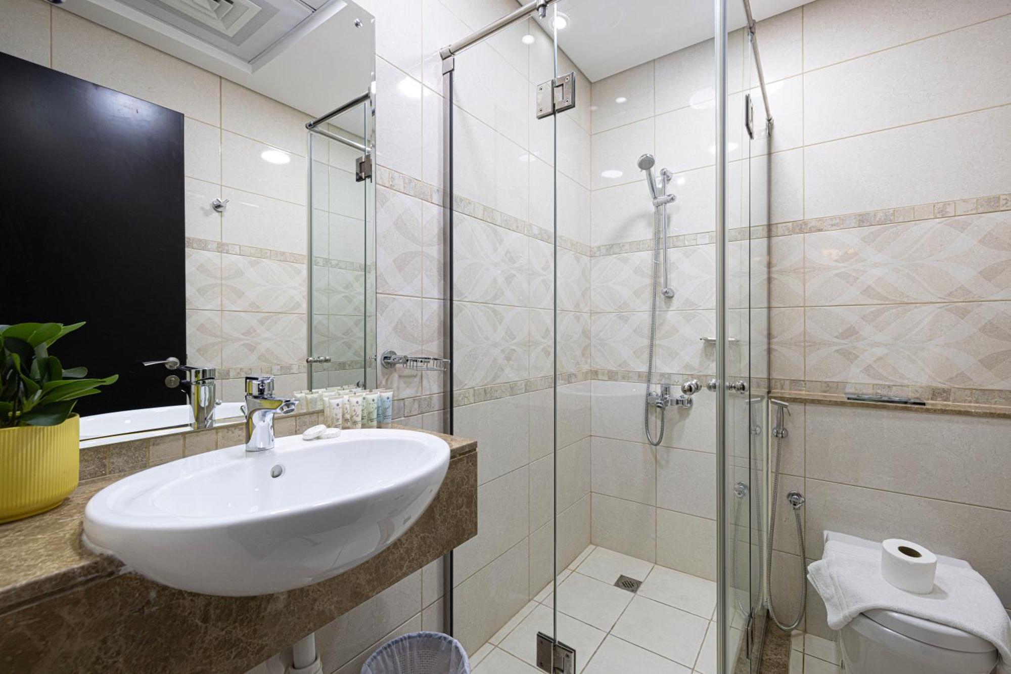 Luxurious 1br In Court Tower Business Bay Apartment Dubai