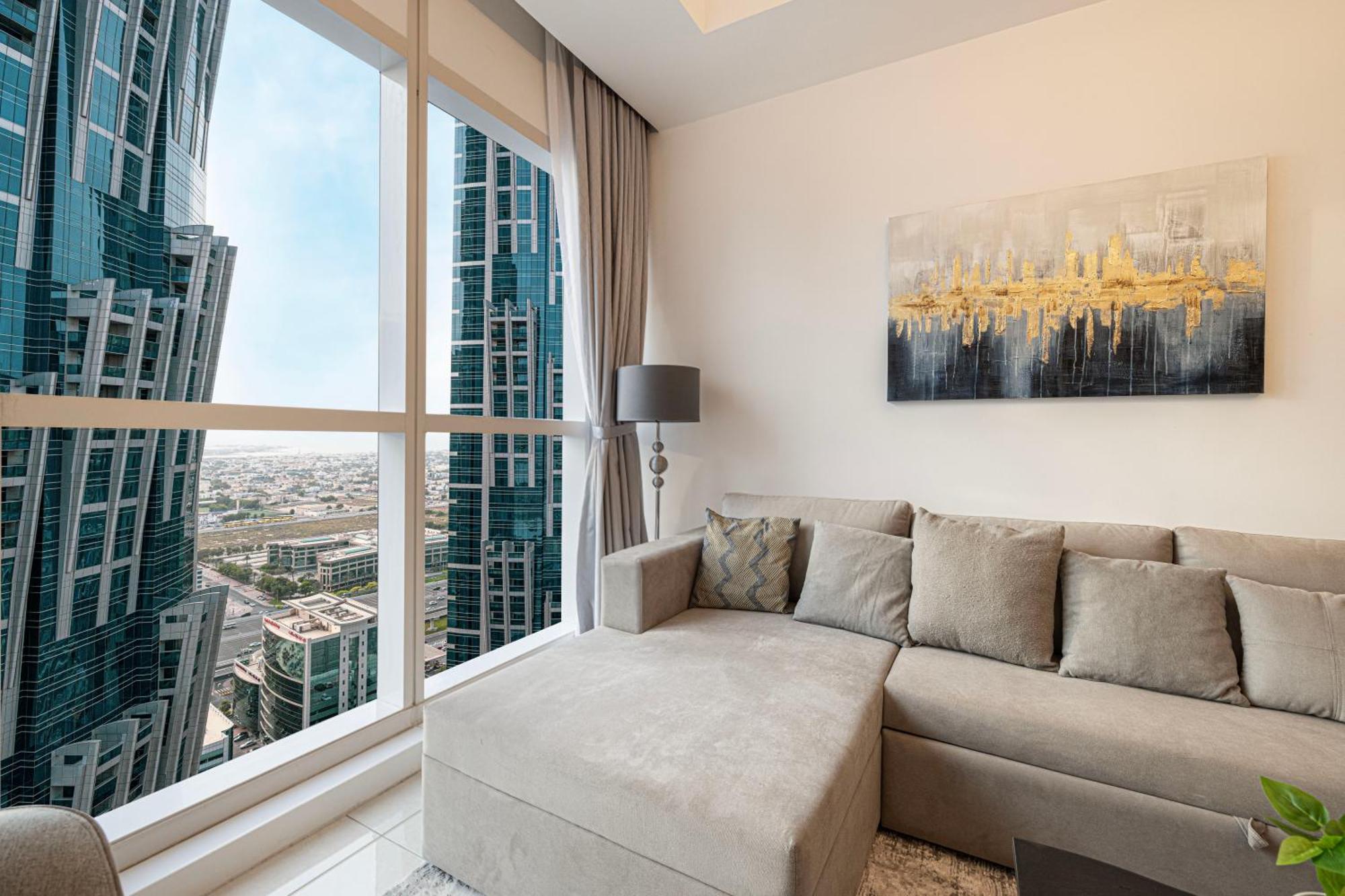 Luxurious 1br In Court Tower Business Bay Dubai