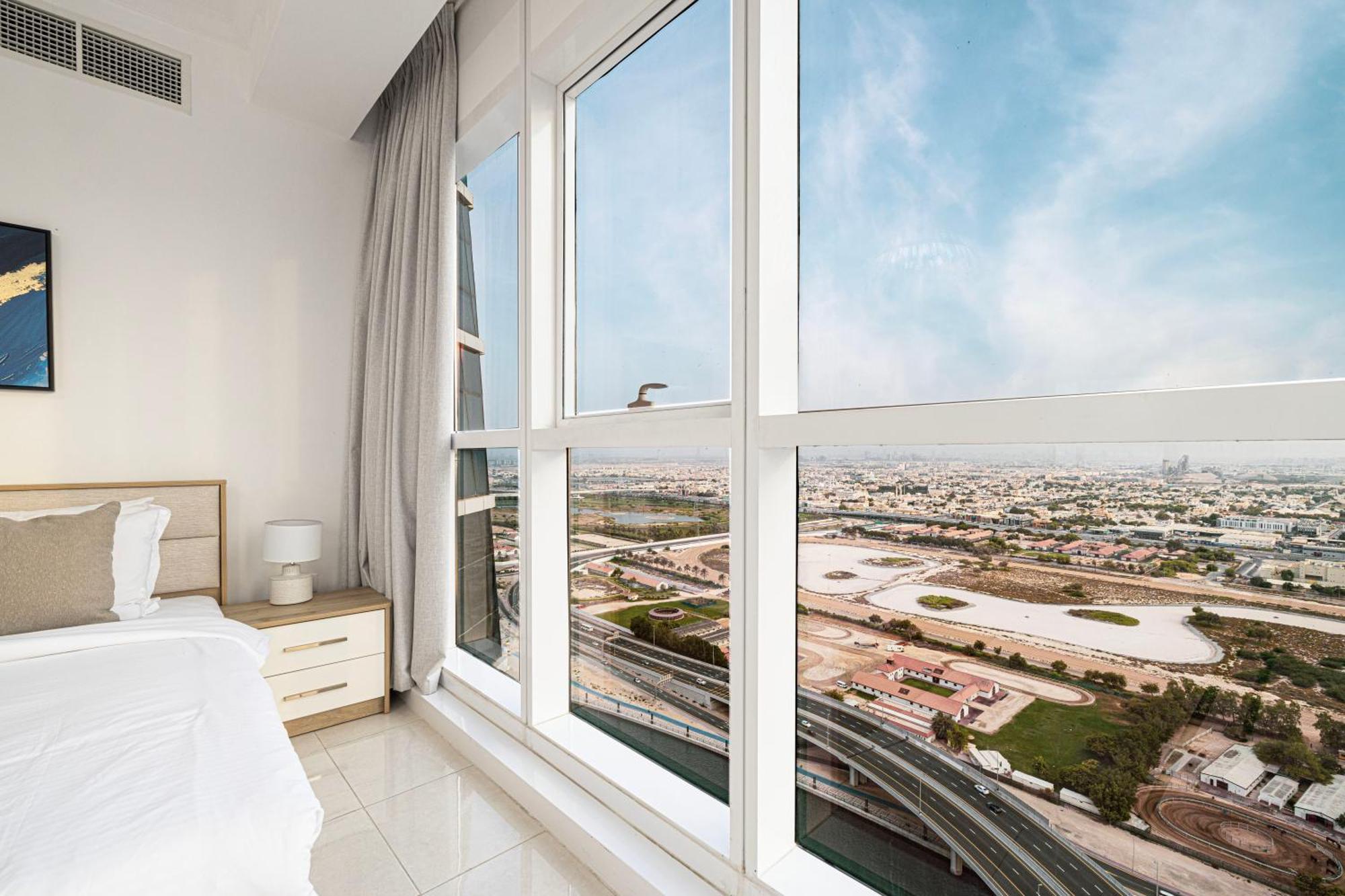 Apartment Luxurious 1br In Court Tower Business Bay