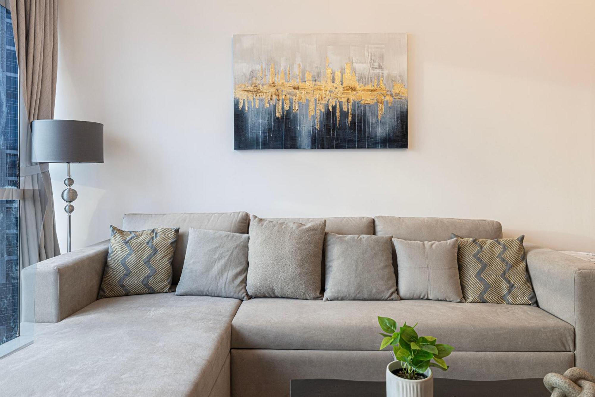 Luxurious 1br In Court Tower Business Bay Apartment