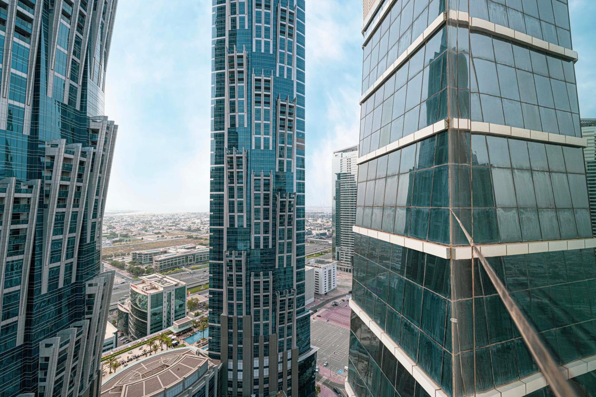 Apartment Luxurious 1br In Court Tower Business Bay